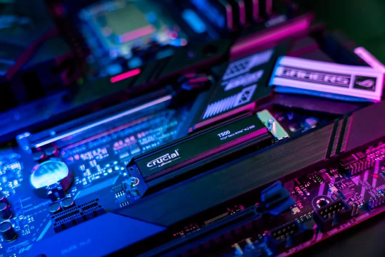 perbedaan SSD vs HDD 2025 untuk kecepatan dan penyimpanan PC