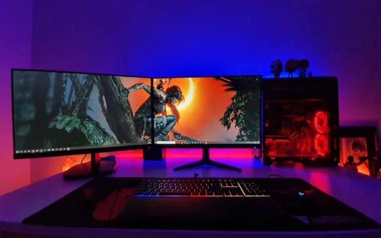 setup monitor dual screen di meja kecil dengan bracket vesa dan monitor bezel tipis