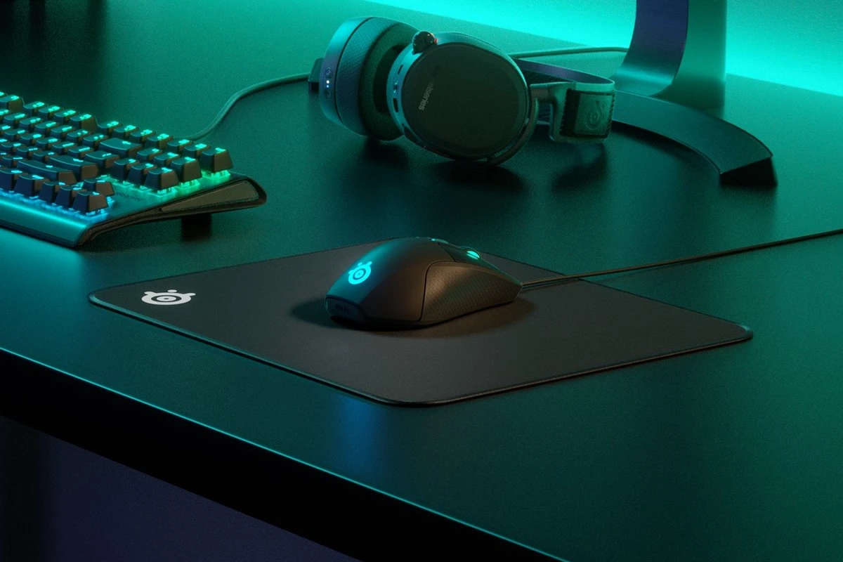 perbandingan mousepad speed vs control 2025 untuk gaming dan editing